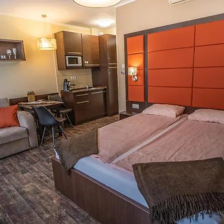 4 Asz Deluxe *