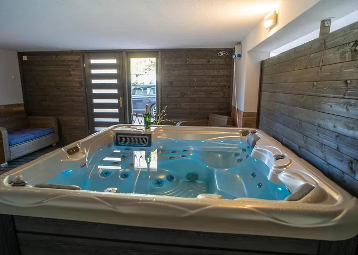4 Asz Deluxe Apartment *