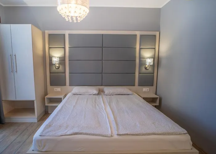4 Asz Deluxe Apartment *