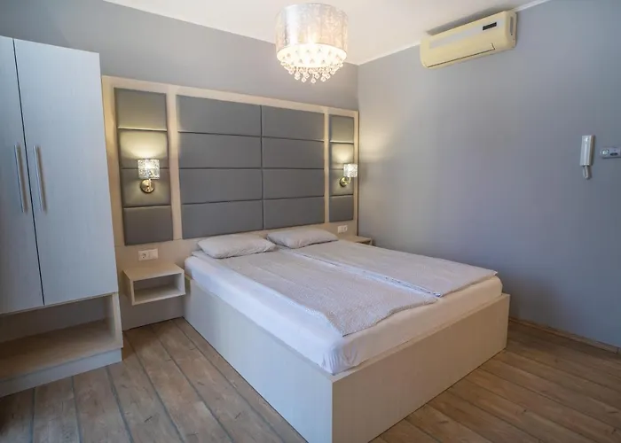 4 Asz Deluxe דירה