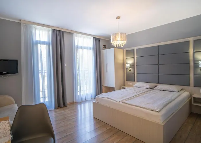 4 Asz Deluxe Apartment *