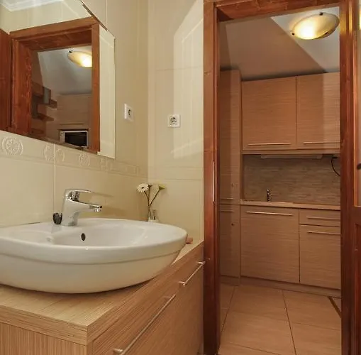 4 Asz Deluxe Apartment *