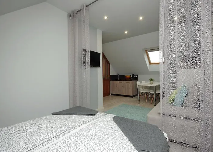 4 Asz Deluxe גיולה